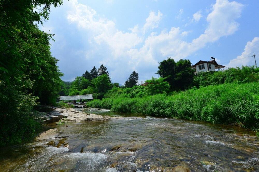 Hwacheon Tomato Pension Bagian luar foto